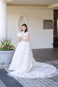 Monique Lhuillier 'Easton' wedding dress size-02 PREOWNED