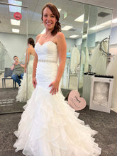 Load image into Gallery viewer, David&#39;s Bridal &#39;10012542&#39; wedding dress size-04 NEW
