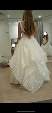 Load image into Gallery viewer, Hayley Paige &#39;Decklyn&#39; wedding dress size-04 PREOWNED
