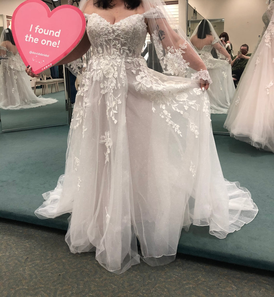 Vera Wang 'Floral Tulle Wedding Dress' wedding dress size-14 NEW