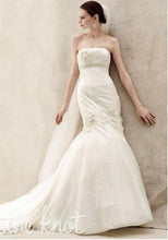 Load image into Gallery viewer, Oleg Cassini &#39;7CWG377&#39; size 0 used wedding dress front view on model
