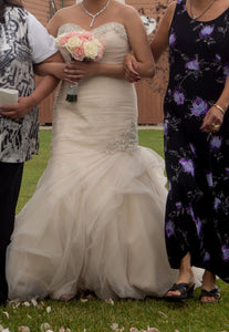 Allure Bridals '9002' wedding dress size-14 NEW