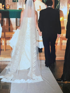 Vera Wang '12029' wedding dress size-08 PREOWNED