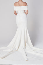 Load image into Gallery viewer, Chosen by One Day &#39;Sadie&#39; size 6 used wedding dress back view on model
