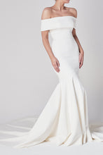 Load image into Gallery viewer, Chosen by One Day &#39;Sadie&#39; size 6 used wedding dress front view on model
