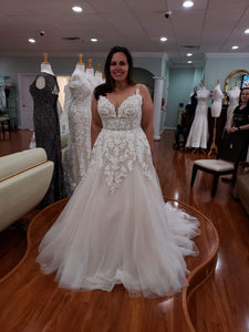 Essense of Australia 'D2363' wedding dress size-14 PREOWNED
