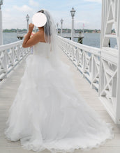 Load image into Gallery viewer, David&#39;s Bridal &#39;WG3830&#39; wedding dress size-06 PREOWNED
