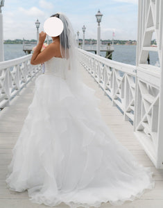 David's Bridal 'WG3830' wedding dress size-06 PREOWNED