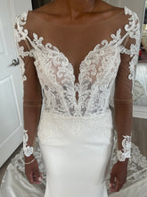 Load image into Gallery viewer, Maggie Sottero &#39;Cambridge Dawn&#39; wedding dress size-04 NEW
