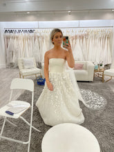 Load image into Gallery viewer, Lela Rose &#39;Darlington&#39; wedding dress size-02 PREOWNED
