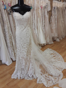 Eddy K 'Fiji' size 12 new wedding dress front view on mannequin
