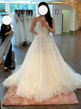 Load image into Gallery viewer, Martina Liana &#39;ML1154&#39; wedding dress size-04 PREOWNED
