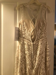 Isabelle Hart 'Sheath' wedding dress size-06 PREOWNED