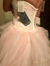 Load image into Gallery viewer, Vera Wang White &#39;Ombre Tulle&#39; size 4 new wedding dress back view on bride
