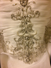 Load image into Gallery viewer, Justin Alexander &#39;8486&#39; size 8 new wedding dress front view close up
