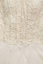 Load image into Gallery viewer, Oleg Cassini &#39;Strapless Ruffled&#39; size 6 used wedding dress close up of fabric
