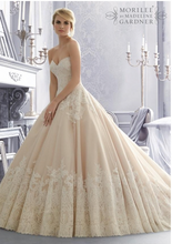 Load image into Gallery viewer, Mori Lee &#39;Lace Ball Gown&#39; size 6 used wedding dress front view on model
