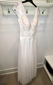 Mikaella '05313' wedding dress size-06 PREOWNED