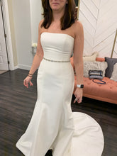 Load image into Gallery viewer, Romona Keveza &#39;RB017&#39; wedding dress size-06 NEW
