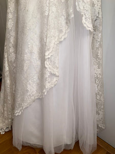 David's Bridal 'Yp3344' wedding dress size-10 PREOWNED