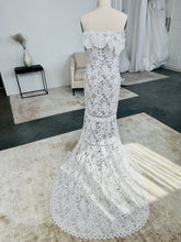 Load image into Gallery viewer, Grace Loves Lace &#39;Cien&#39; wedding dress size-02 SAMPLE
