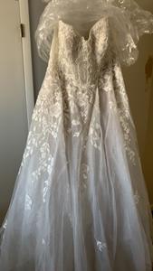 David's Bridal '9SWG834' wedding dress size-16 NEW