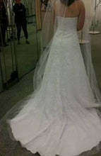 Load image into Gallery viewer, David&#39;s Bridal &#39;V3587&#39; size 10 used wedding back view on bride
