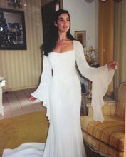 Load image into Gallery viewer, Ian Stuart &#39;9855&#39; wedding dress size-04 NEW
