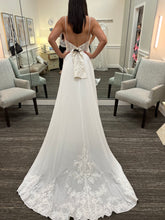 Load image into Gallery viewer, Essense of Australia &#39;Style D3408&#39; wedding dress size-06 NEW
