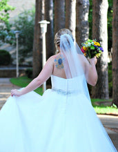 Load image into Gallery viewer, Mori Lee &#39; 5276&#39; size 18 used wedding dress back view on bride
