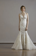 Load image into Gallery viewer, Lian Carlo &#39; 6811&#39; size 10 used wedding dress front view on bride
