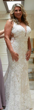 Load image into Gallery viewer, Martina Liana &#39;967&#39; wedding dress size-10 PREOWNED
