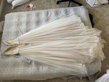 Load image into Gallery viewer, Madison James &#39;Mj456&#39; wedding dress size-06 PREOWNED
