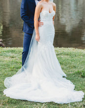 Load image into Gallery viewer, Berta &#39;17&#39; size 6 used wedding dress front view on bride
