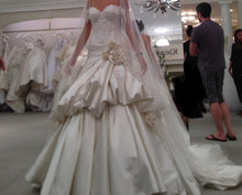 Load image into Gallery viewer, Pnina Tonai &#39;4228&#39; size 2 new wedding dress front view on bride
