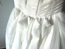 Load image into Gallery viewer, Morilee &#39;Juliette&#39; wedding dress size-08 NEW
