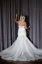 Load image into Gallery viewer, Martina Liana &#39;1211&#39; wedding dress size-06 PREOWNED
