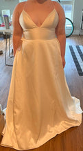 Load image into Gallery viewer, Wtoo &#39;Wtoo by Watters Opaline Ballgown&#39; wedding dress size-14 NEW
