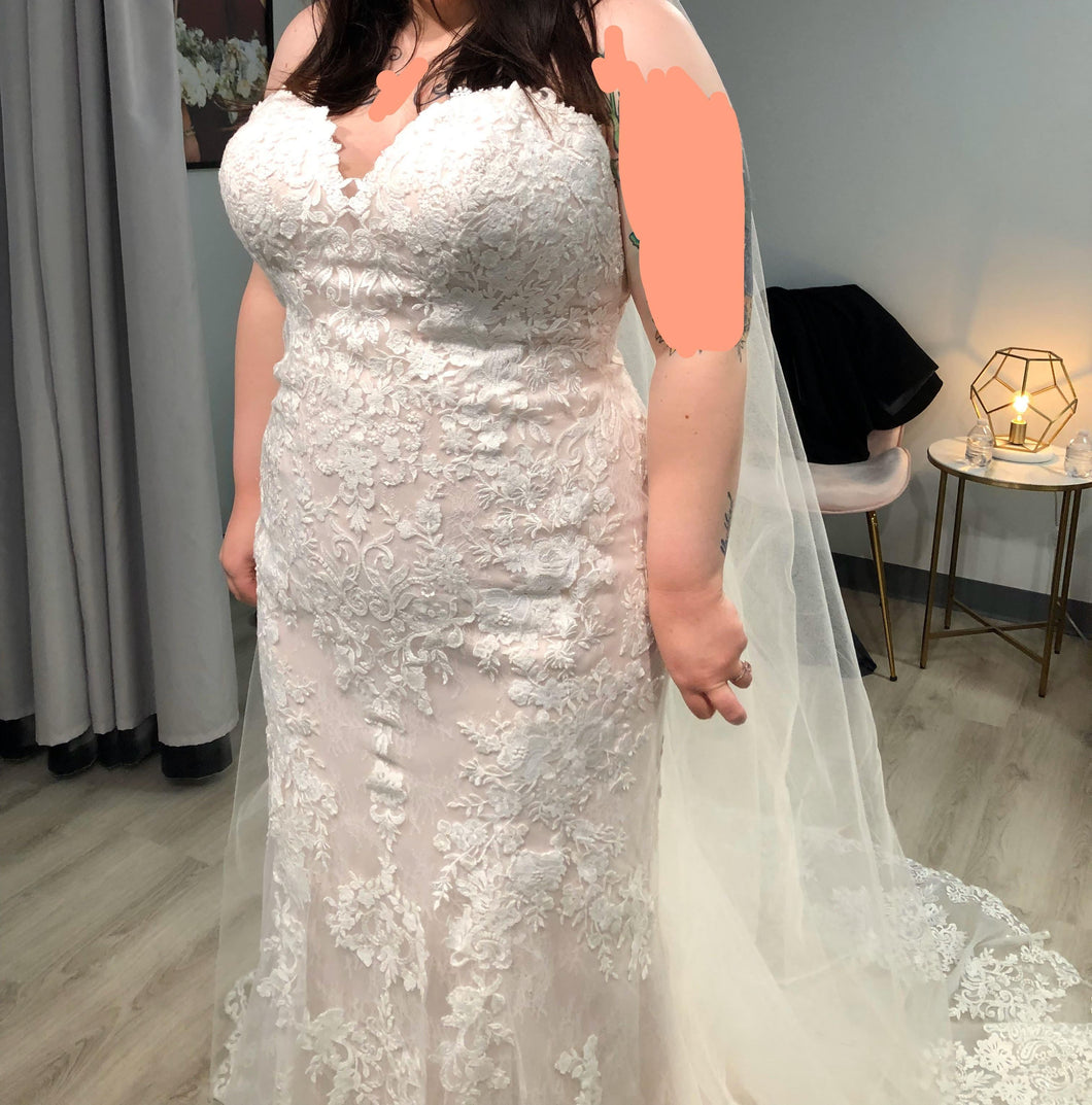 Stella York '6814' size 16 new wedding dress front view on bride