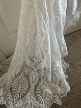 Load image into Gallery viewer, Madison James &#39;F116-Marlowe&#39; wedding dress size-02 NEW

