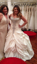 Load image into Gallery viewer, Maria Karin  &#39;Unknown&#39; wedding dress size-14 PREOWNED
