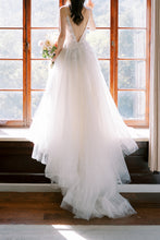 Load image into Gallery viewer, Allure Bridals &#39;E168 Dana&#39; wedding dress size-00 PREOWNED
