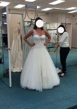 Load image into Gallery viewer, Oleg Cassini &#39;Megan Bross&#39; wedding dress size-08 NEW
