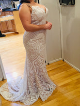 Load image into Gallery viewer, Ashley &amp; Justin Bride &#39;10495&#39; wedding dress size-12 NEW
