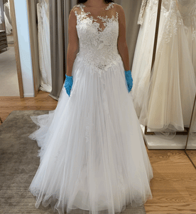 Pronovias 'unknown' wedding dress size-08 PREOWNED
