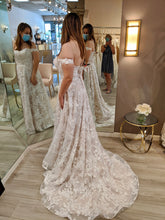 Load image into Gallery viewer, Private Collection &#39;LV3038&#39; wedding dress size-10 NEW
