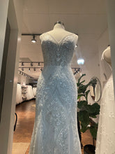 Load image into Gallery viewer, Simply Savvy Bridal  &#39;538&#39; wedding dress size-06 PREOWNED
