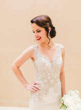 Load image into Gallery viewer, Allure Bridals &#39;9362&#39; wedding dress size-02 PREOWNED

