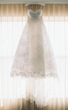 Load image into Gallery viewer, Oscar de la Renta &#39;Dee&#39; wedding dress size-04 PREOWNED
