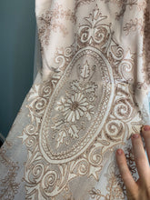 Load image into Gallery viewer, Lotus Threads &#39;N/A&#39; wedding dress size-02 SAMPLE
